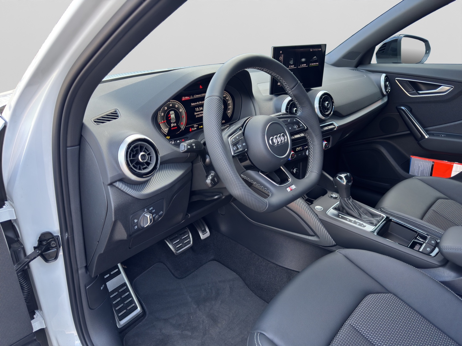 Q2 35 TFSI S-tronic S line competition Black AHK Matrix-LED