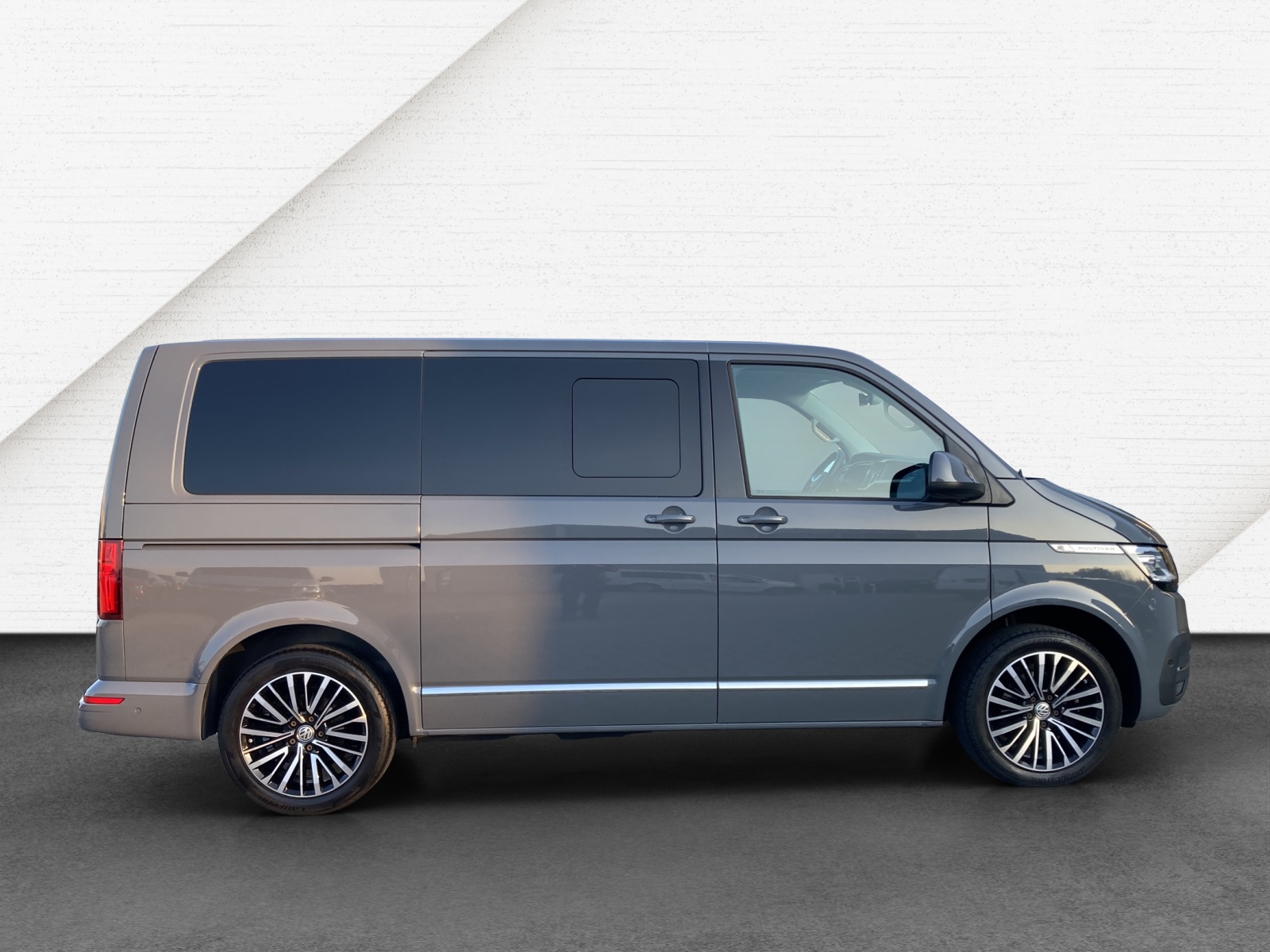 T6 Multivan 6.1 Generation Six 2,0 TDI AHK LED Navi Kamera ACC 7 Sitzer