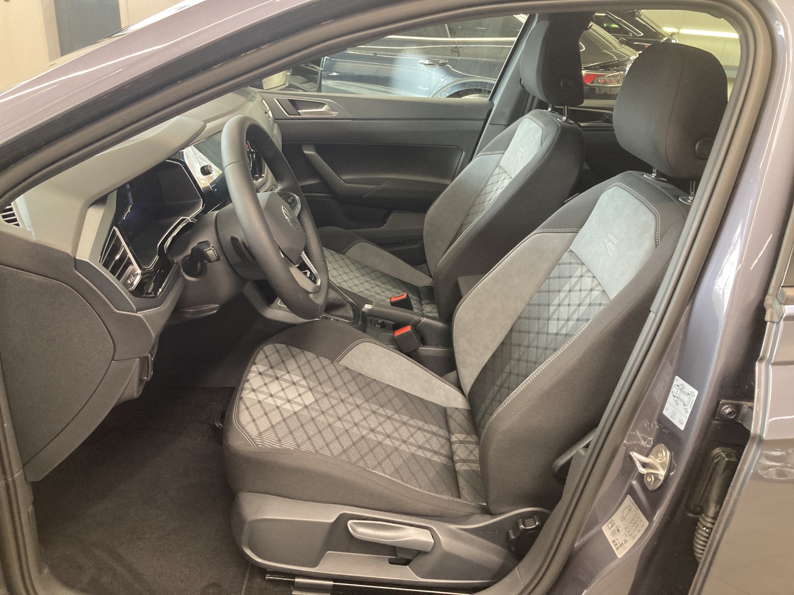 Polo TSI DSG R-Line LED TravelAssist Kamera AppConnect