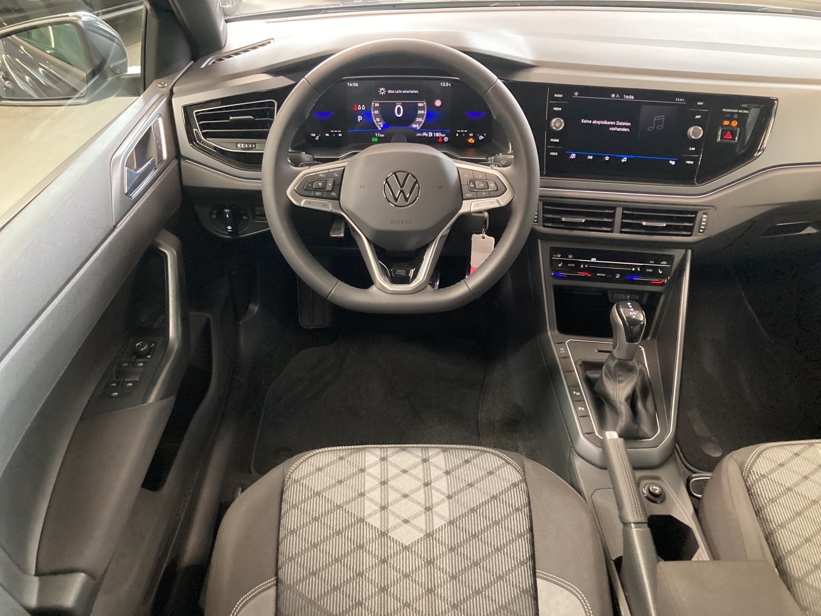 Polo TSI DSG R-Line LED TravelAssist Kamera AppConnect