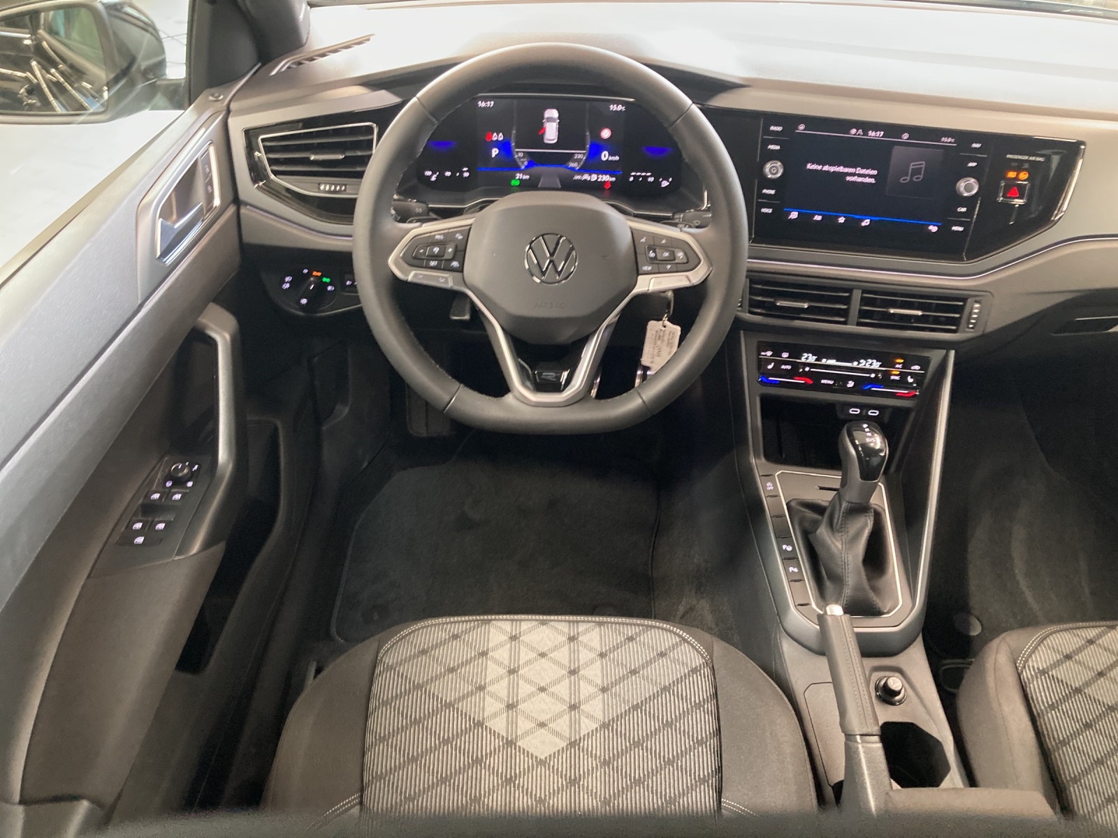 Polo TSI DSG R-Line LED TravelAssist Kamera AppConnect