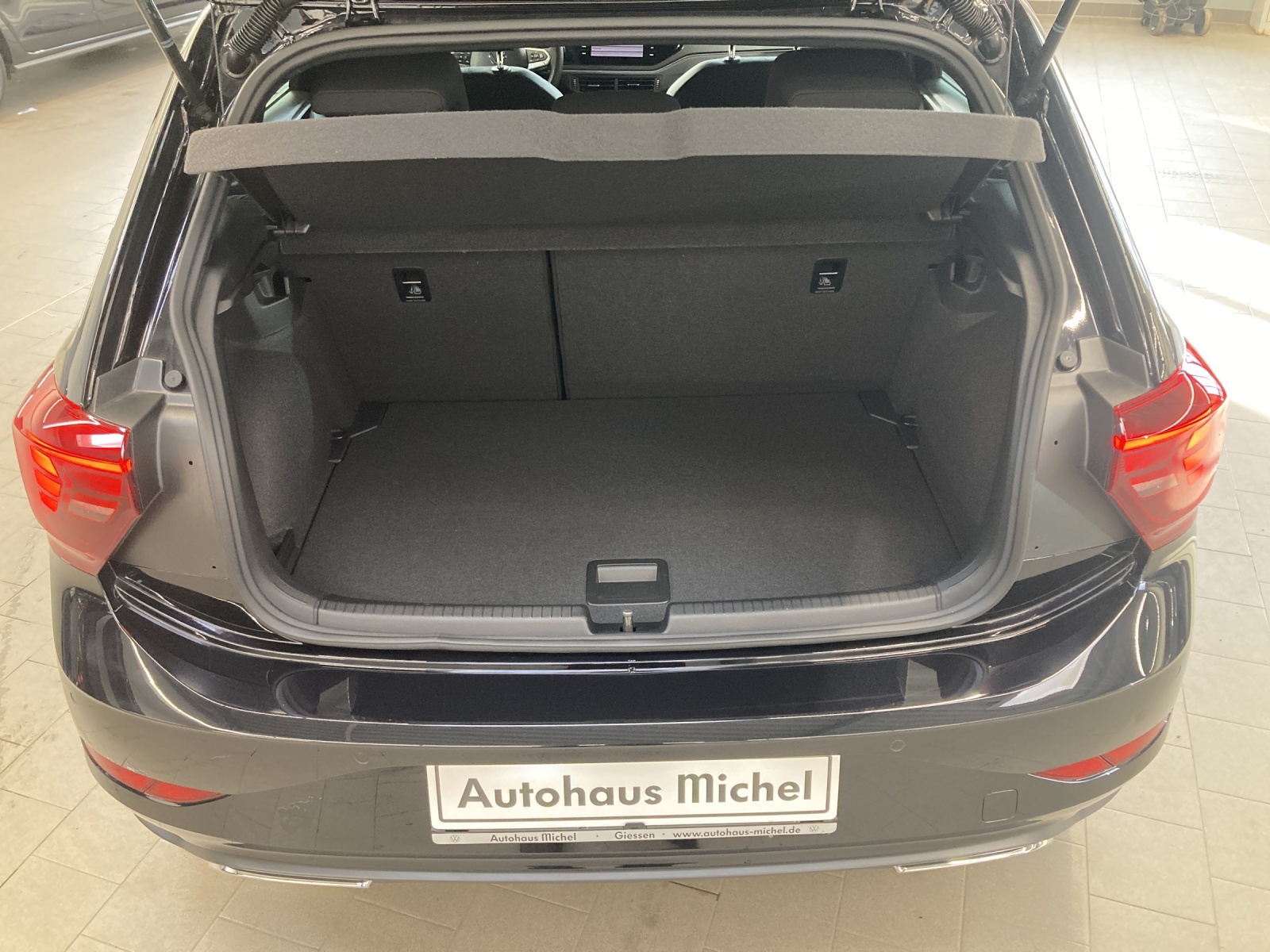 Polo TSI DSG R-Line LED TravelAssist Kamera AppConnect