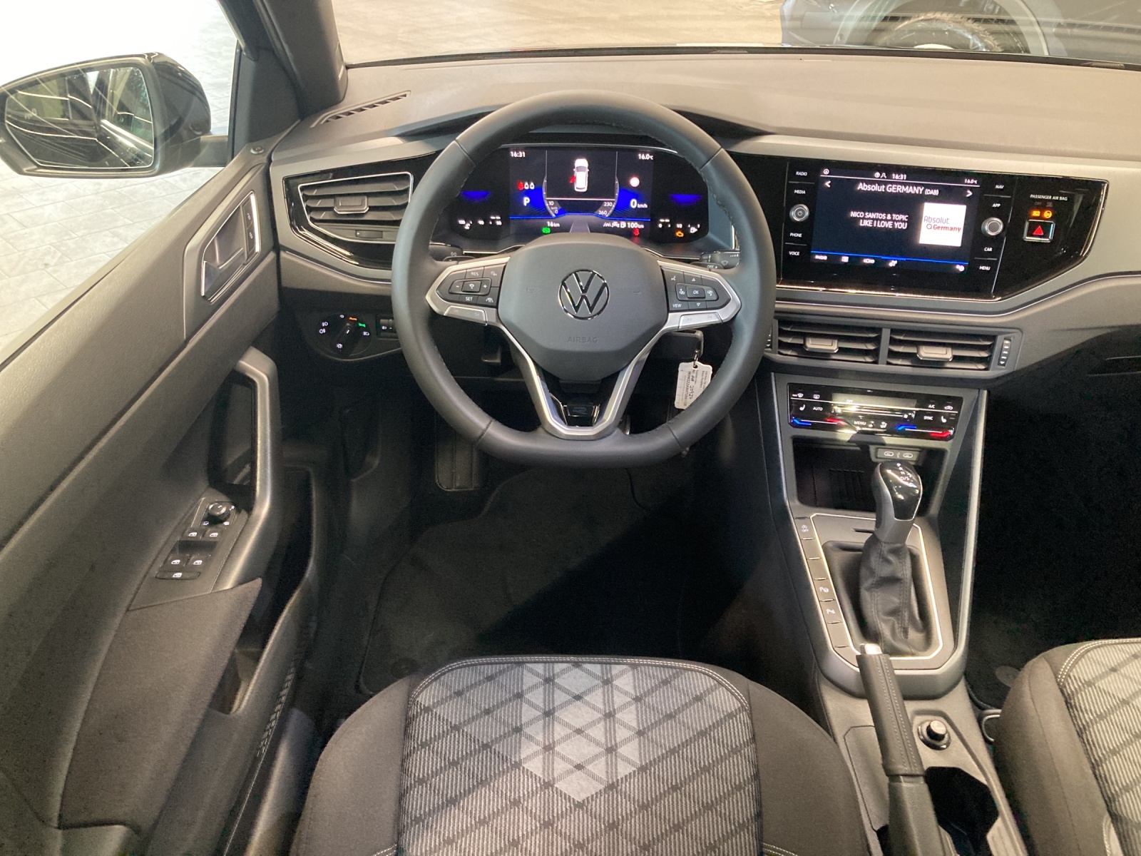 Polo TSI DSG R-Line LED TravelAssist Kamera AppConnect