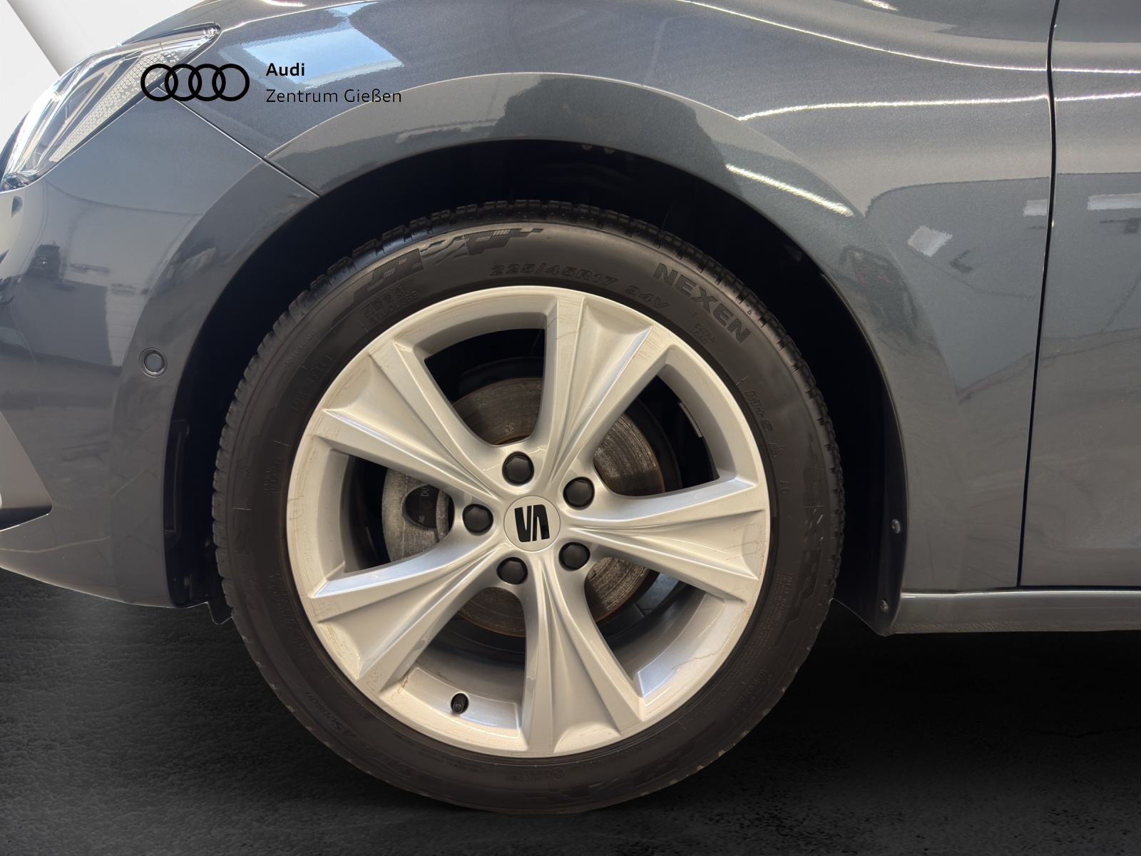 Leon 1.5 eTSI DSG FR Vision plus ACC Kamera Navi LED