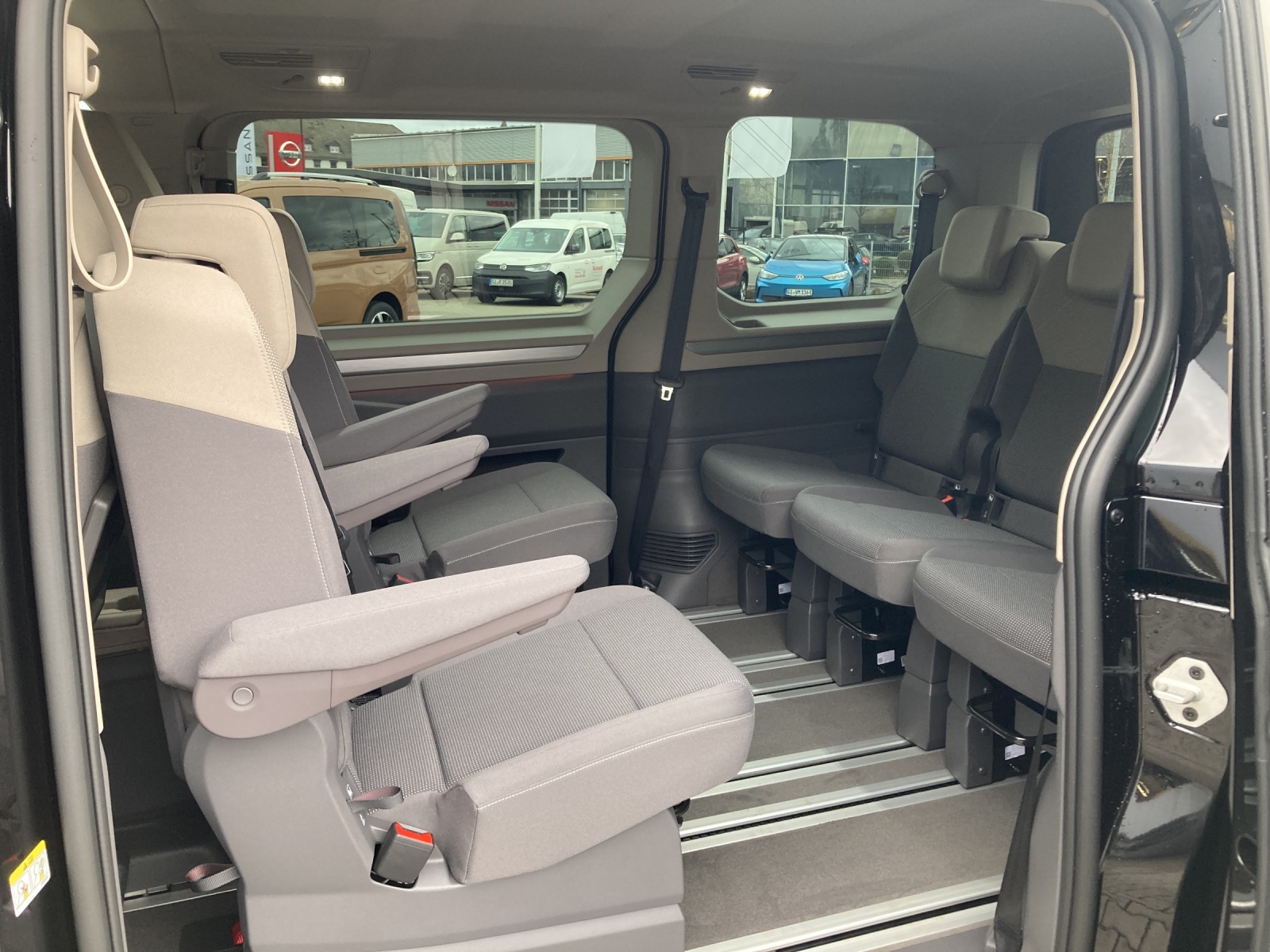 T7 Multivan Energy 2.0 TDI DSG KÜ AHK Standheizung Vis a Vis