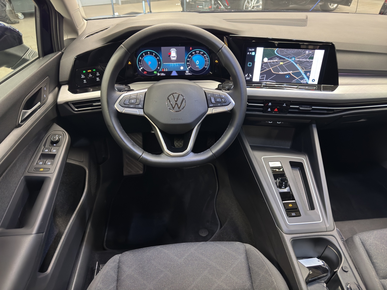 Golf 8 Variant eTSI DSG Life