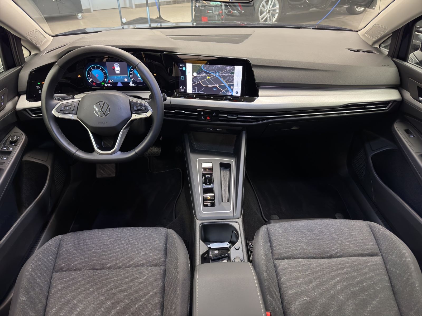 Golf 8 Variant eTSI DSG Life