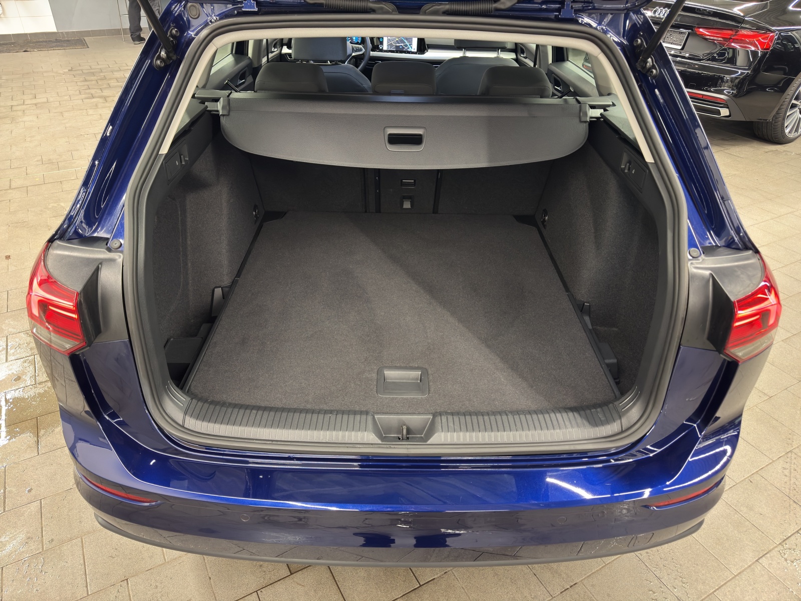 Golf 8 Variant eTSI DSG Life