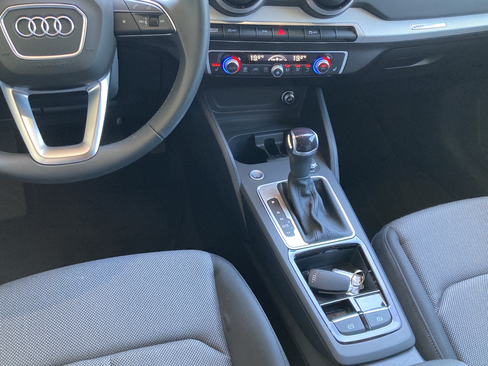 Q2 35 TDI S-tronic S line Black Matrix AHK Navi Kamera