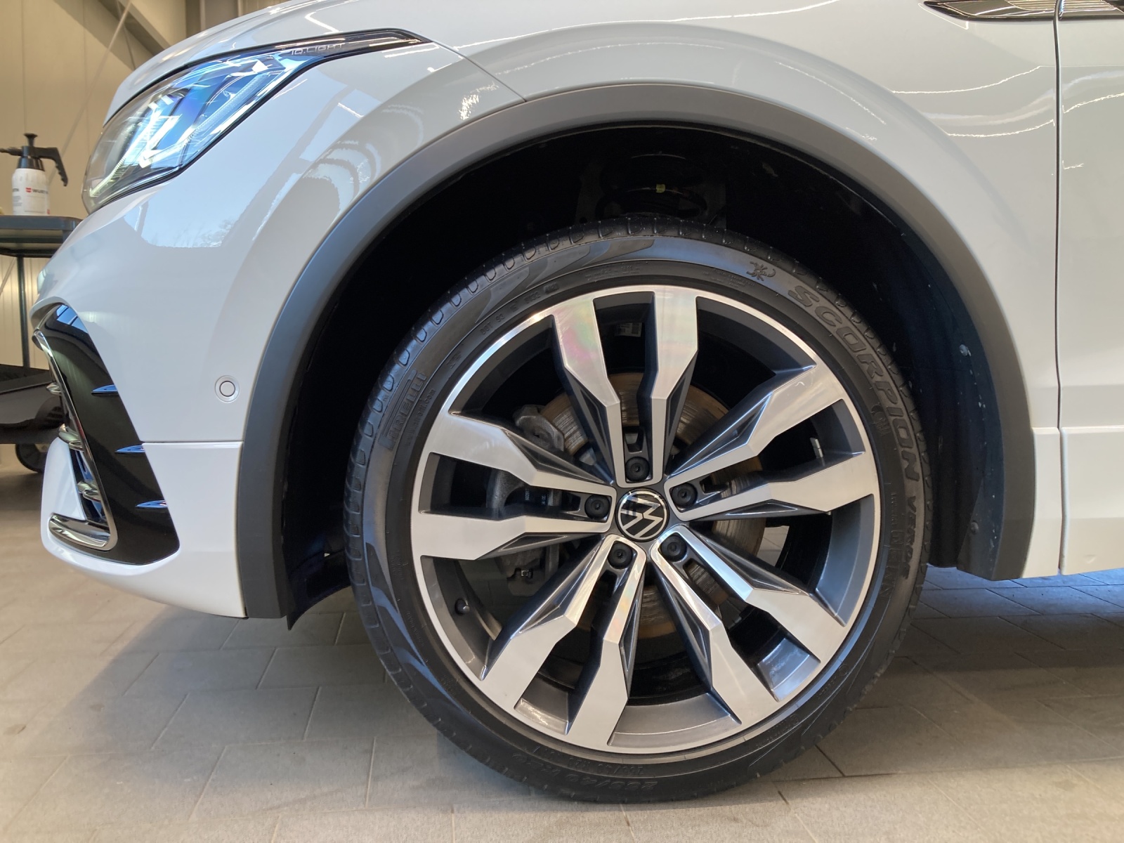 Tiguan Allspace TDI DSG 4M R-Line IQ-Light DCC AHK Alu-20Zoll