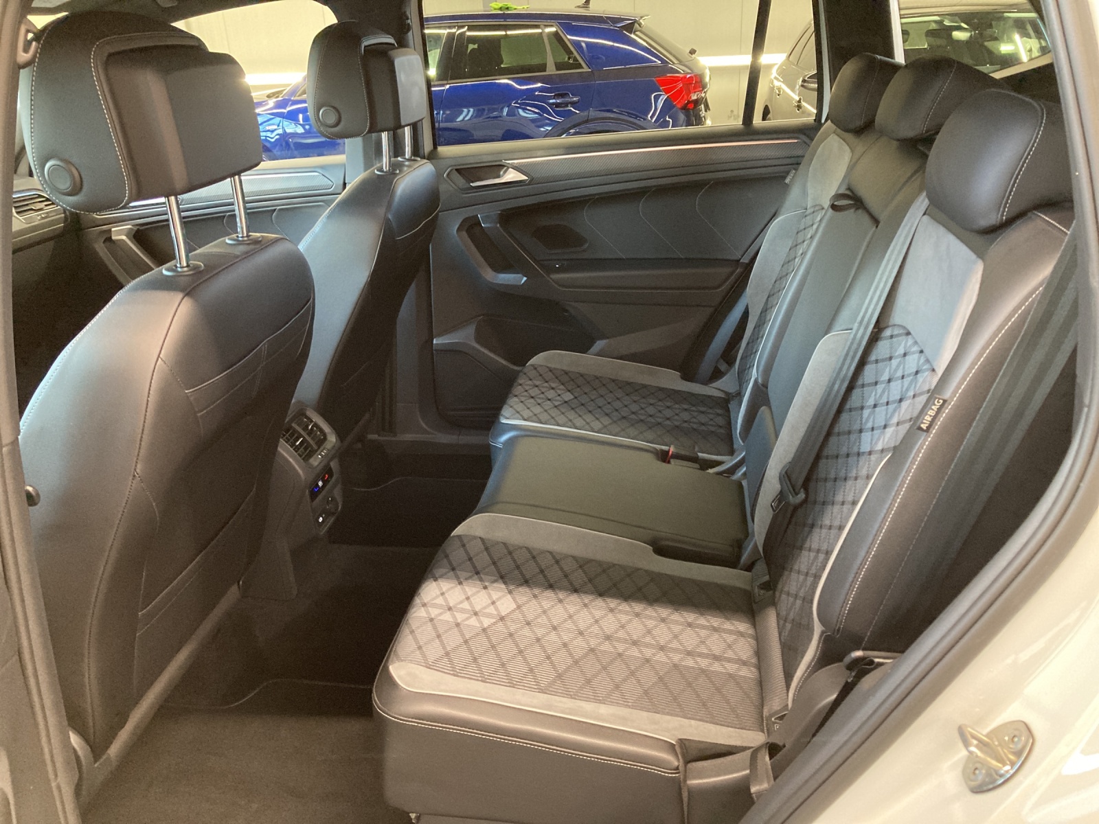 Tiguan Allspace TDI DSG 4M R-Line IQ-Light DCC AHK Alu-20Zoll