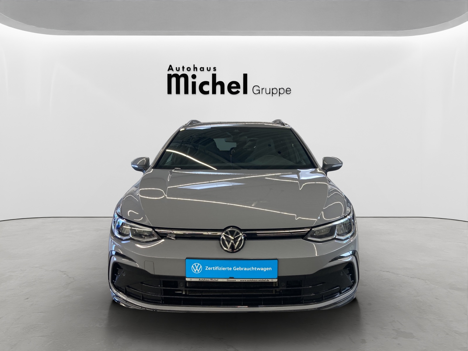 Golf 8 Variant TSI R-Line ACC LED Navi AHK Alu-18Zoll