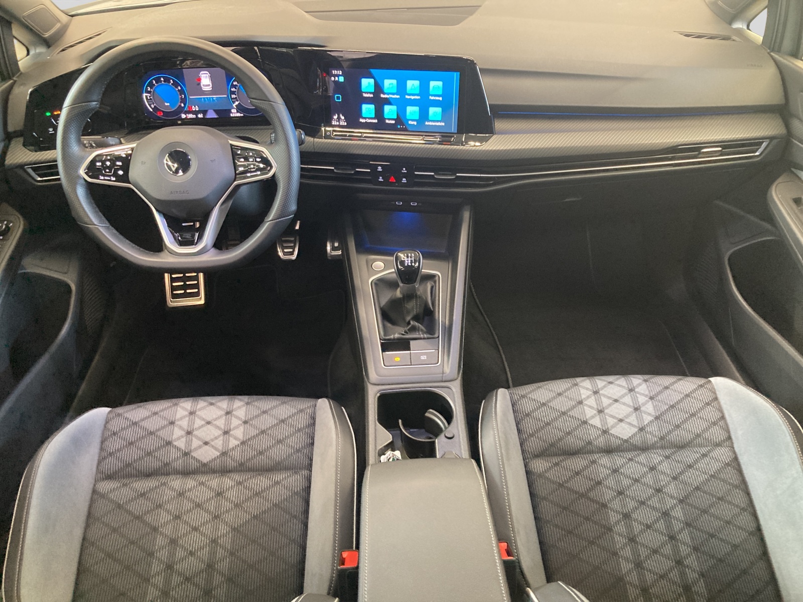 Golf 8 Variant TSI R-Line ACC LED Navi AHK Alu-18Zoll