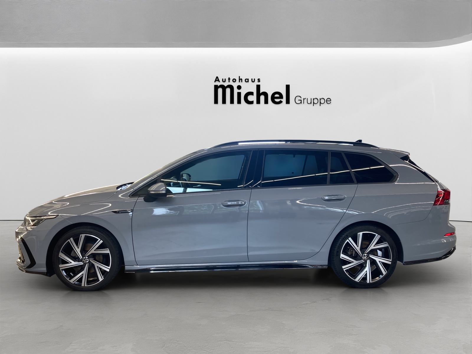 Golf 8 Variant TSI R-Line ACC LED Navi AHK Alu-18Zoll