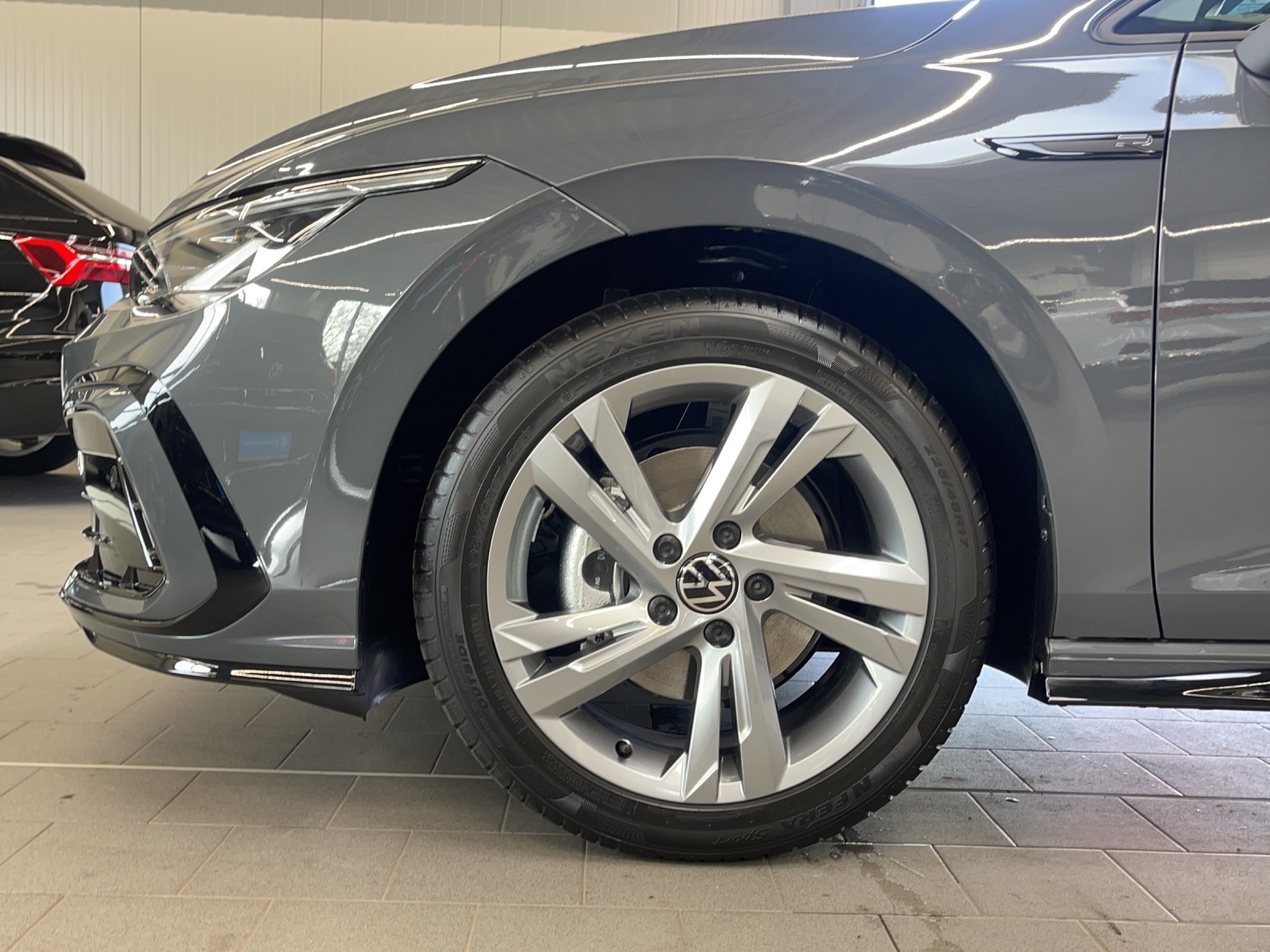 Golf 8 Variant 1.5 eTSI DSG R-Line ACC LED Navi AppConnect Alu-17Zoll