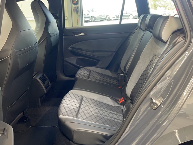 Golf 8 Variant 1.5 eTSI DSG R-Line ACC LED Navi AppConnect Alu-17Zoll