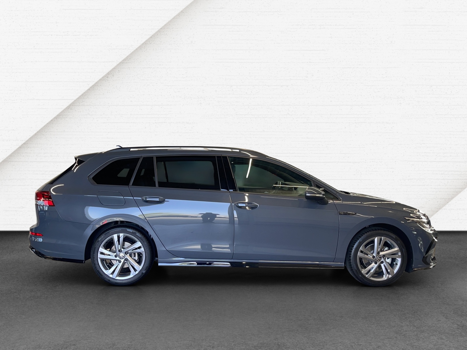 Golf 8 Variant 1.5 eTSI DSG R-Line ACC LED Navi AppConnect Alu-17Zoll