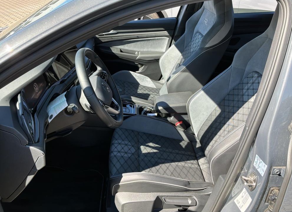 Golf 8 eTSI DSG R-Line
