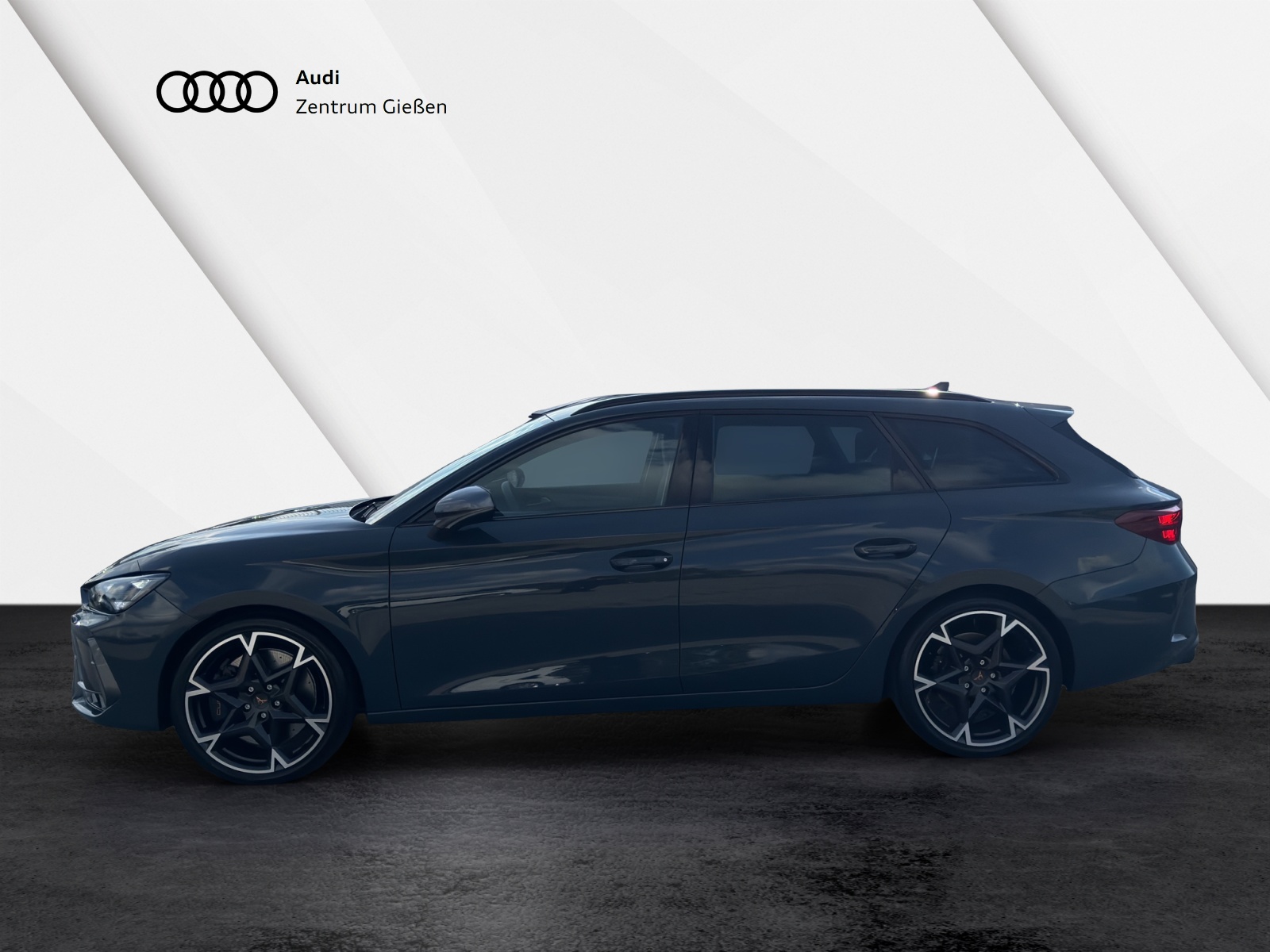 Leon Sportstourer 2.0 TSI 4Drive VZ ACC DCC AHK Kamera