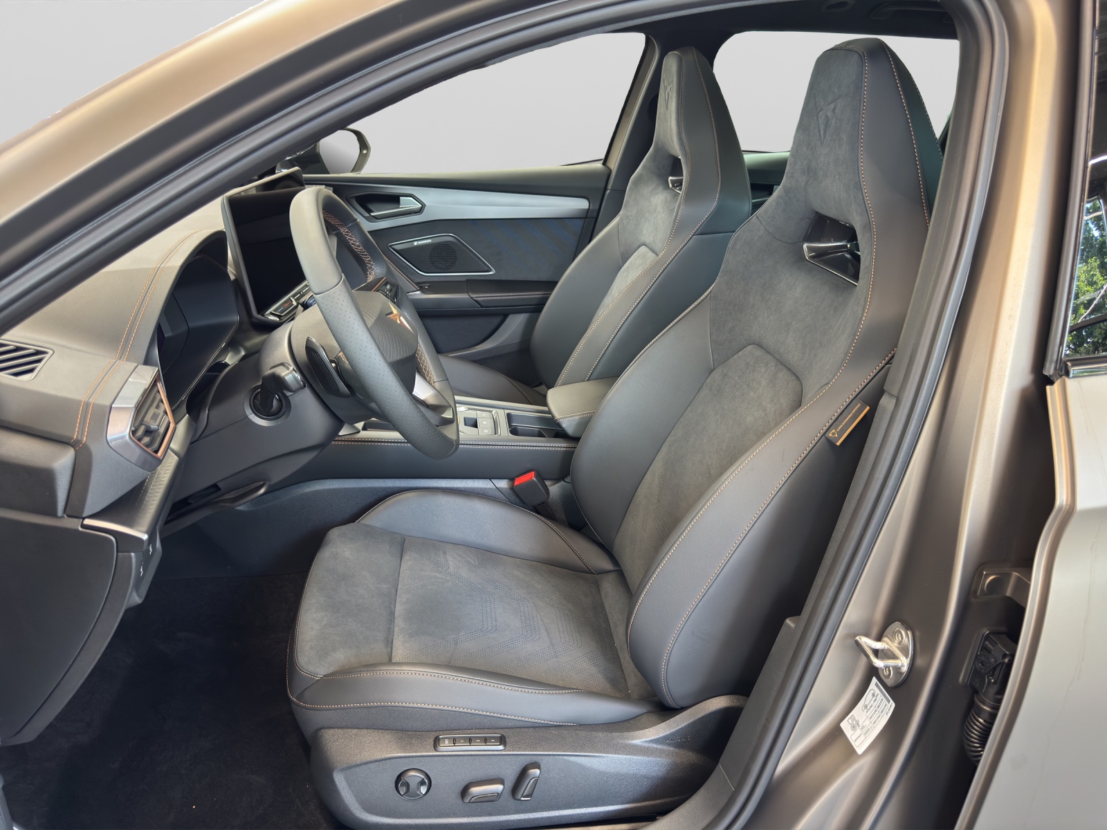 Leon Sportstourer TSI 4Drive VZ Pano AHK Sennheiser