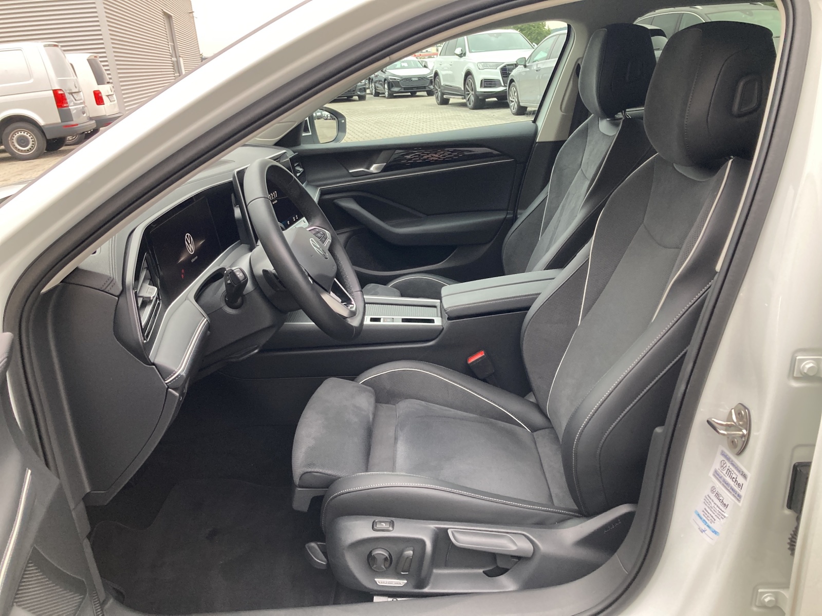 Passat Variant eTSI DSG Business