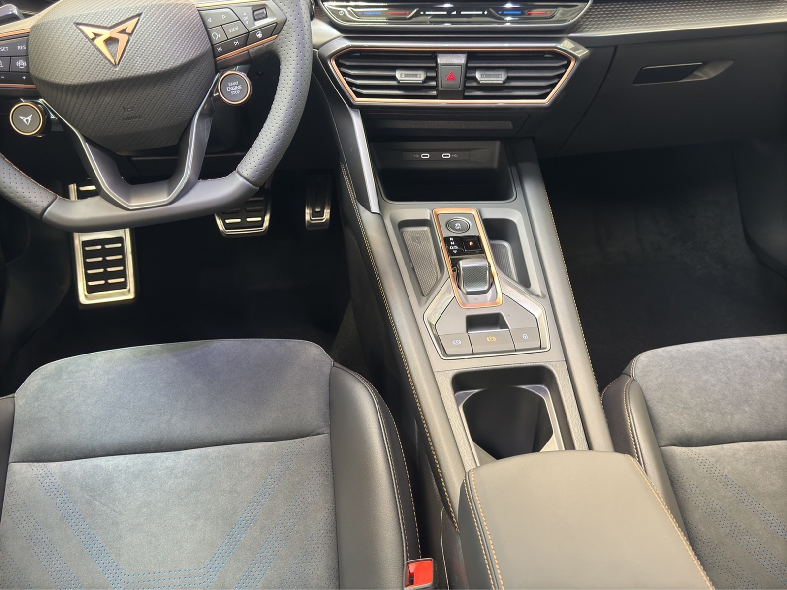 Formentor 2.0 TSI 4Drive VZ Pano AHK Sennheiser Navi