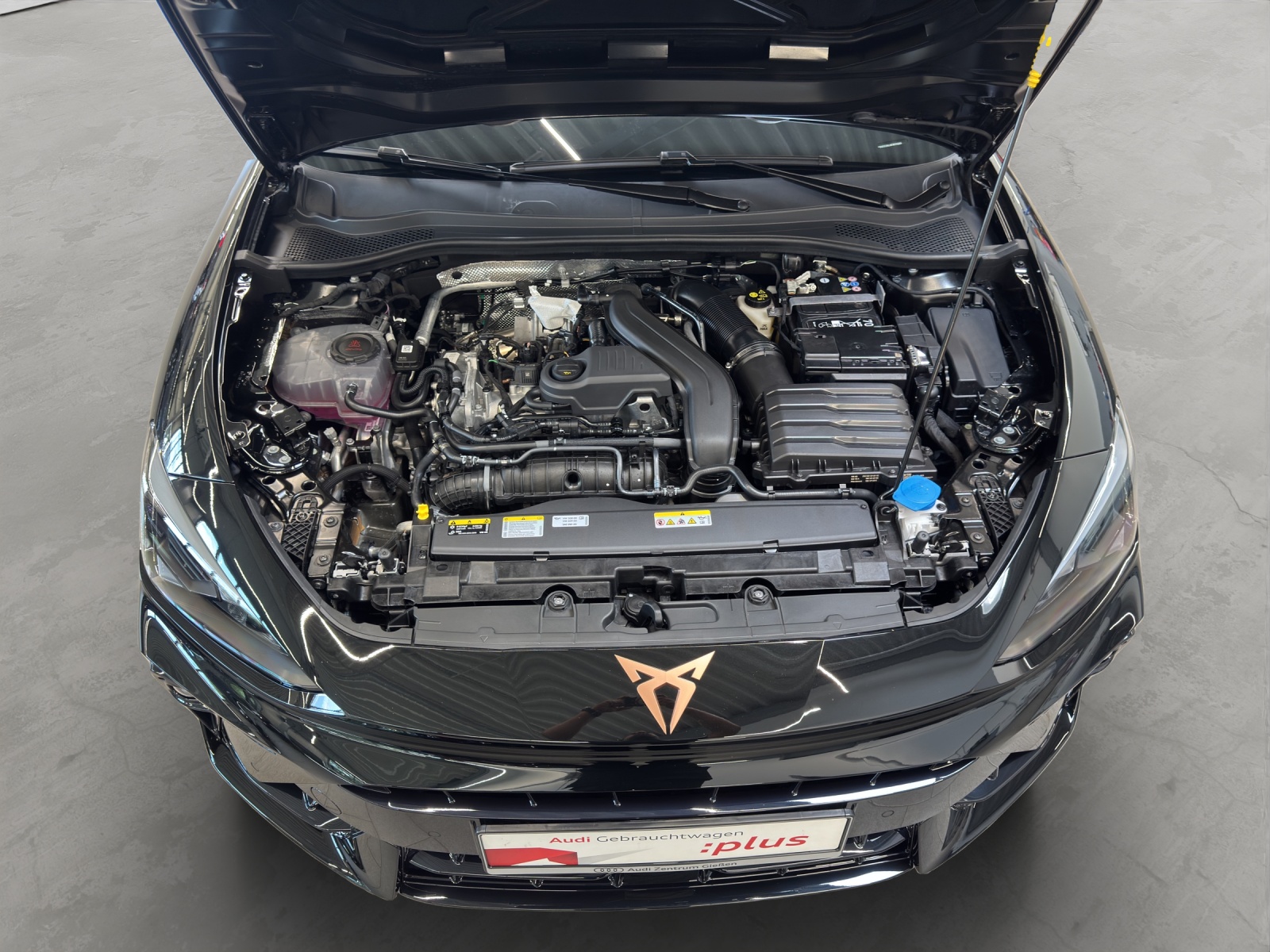Leon 1.5 eTSI DSG EDGE AHK ACC Kamera Lenkradheizung
