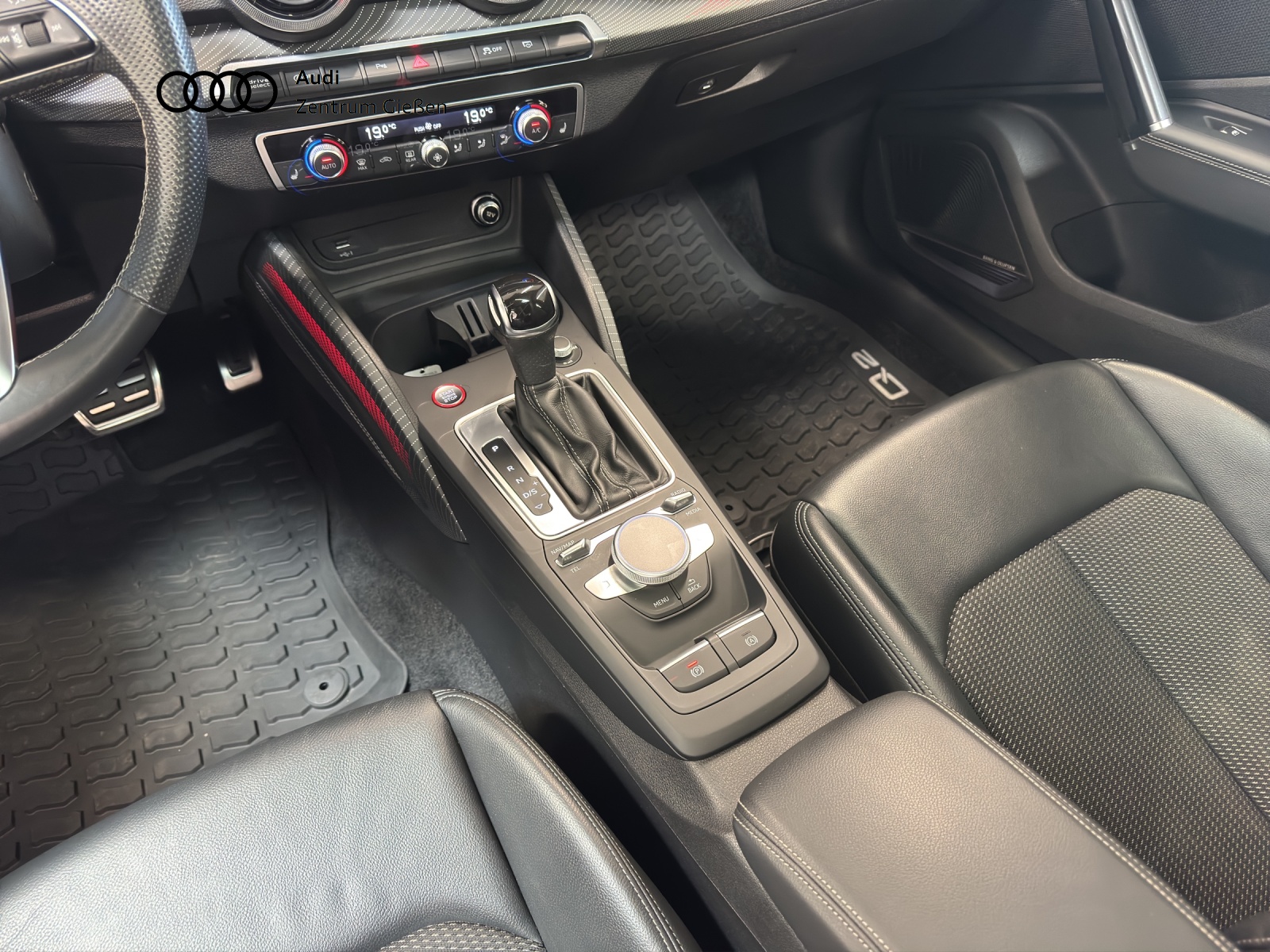 SQ2 2.0 TFSI quattro B&O AHK MATRIX PANO NAVI