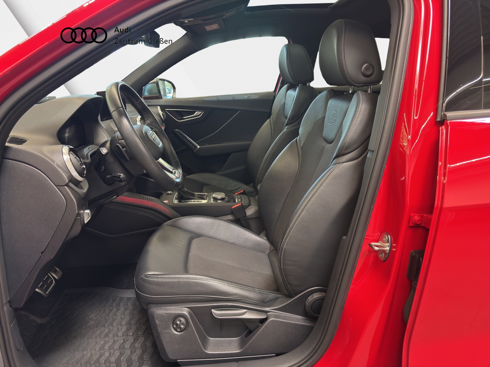 SQ2 2.0 TFSI quattro B&O AHK MATRIX PANO NAVI