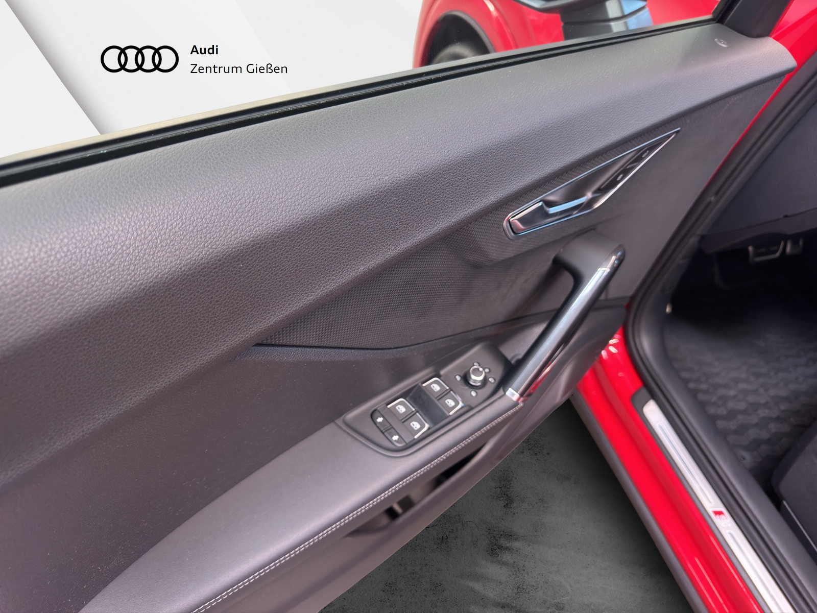 SQ2 2.0 TFSI quattro B&O AHK MATRIX PANO NAVI