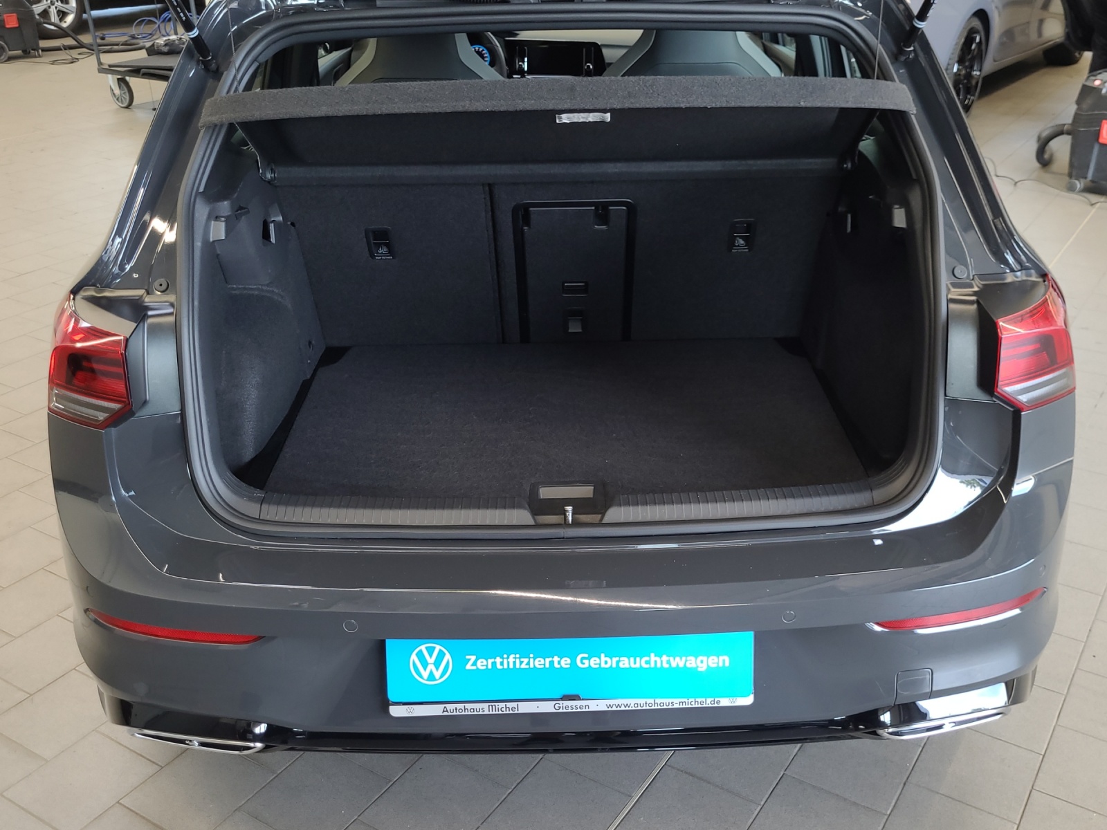 Golf 8 1.5 TSI R-Line LED Alu-18Zoll AppConnect