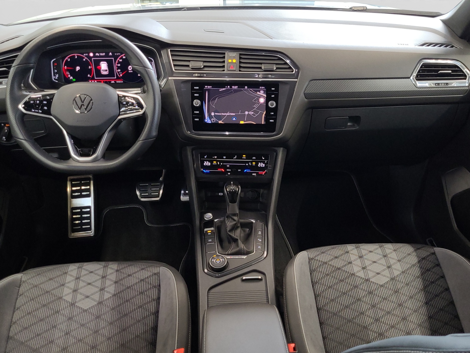 Tiguan Allspace TDI DSG 4M R-Line Black Style IQ-Light DCC AHK Alu-20Zoll