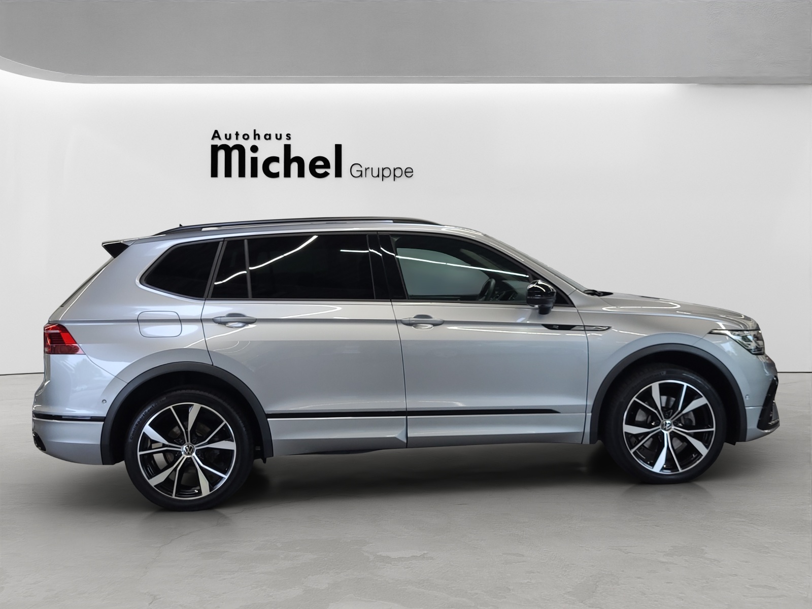 Tiguan Allspace TDI DSG 4M R-Line Black Style IQ-Light DCC AHK Alu-20Zoll