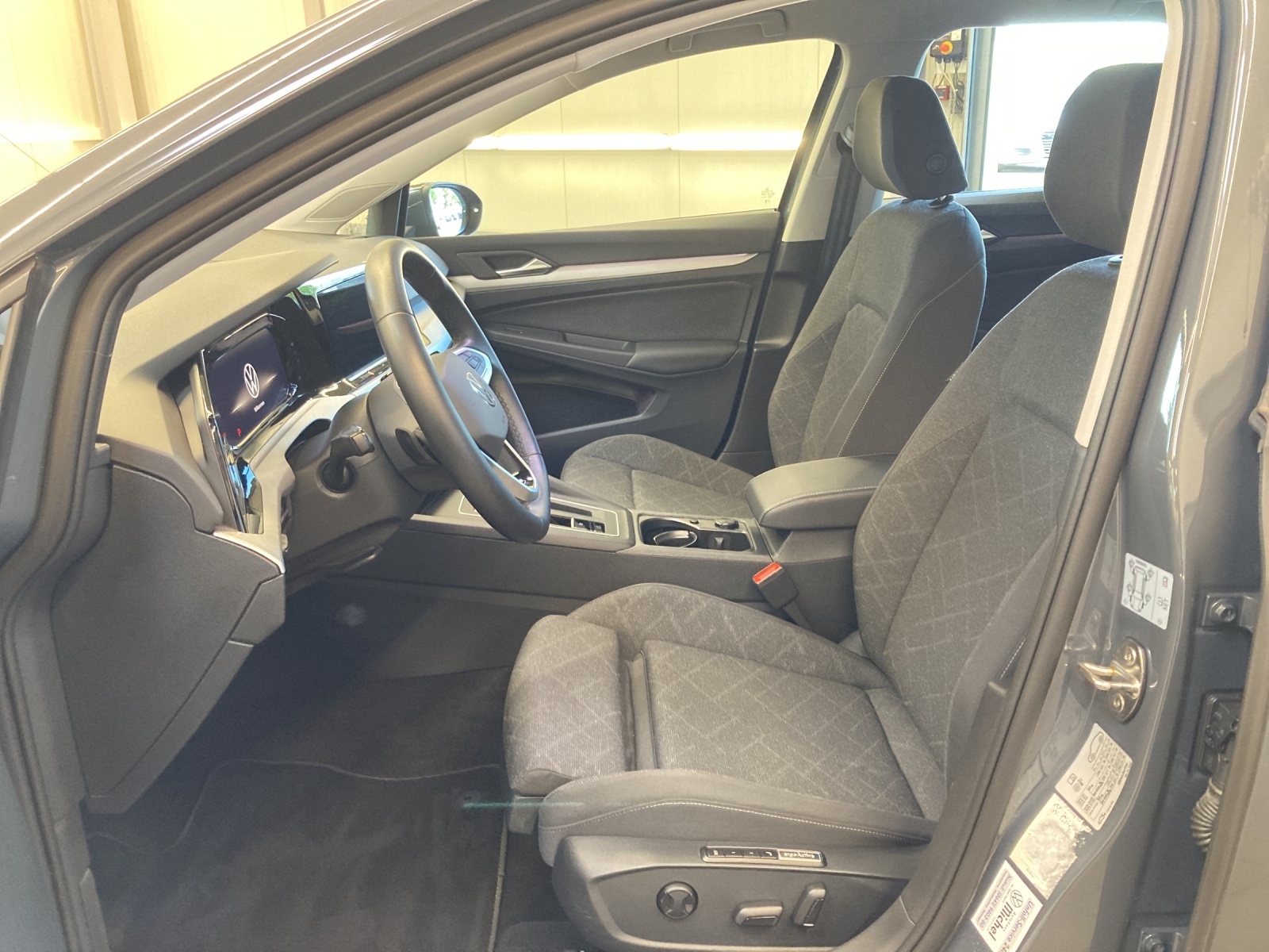 Golf VIII Variant 2.0 TDI DSG Life LED-Plus TravelAssist Navi ErgoActive
