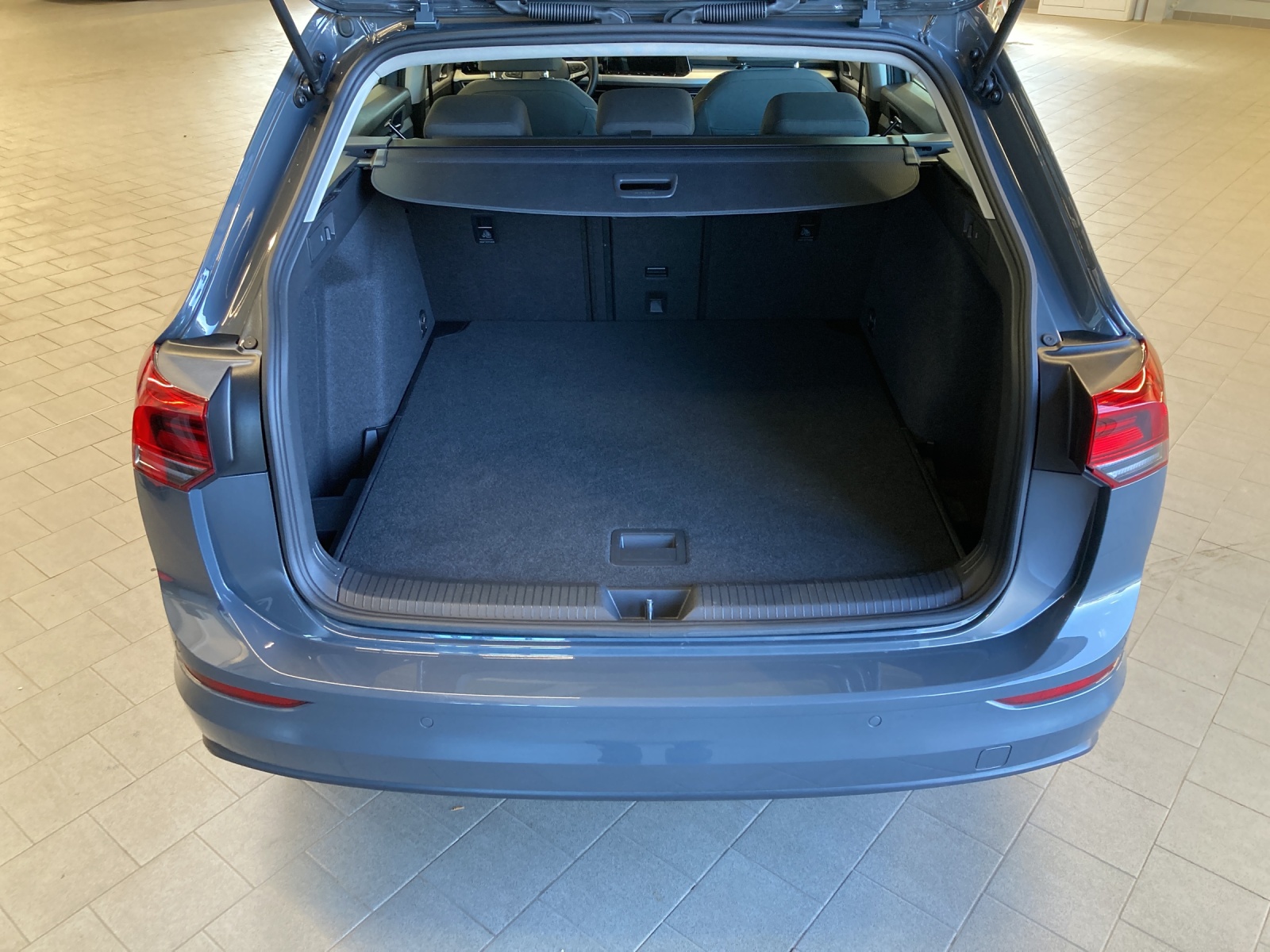 Golf VIII Variant 2.0 TDI DSG Life LED-Plus TravelAssist Navi ErgoActive