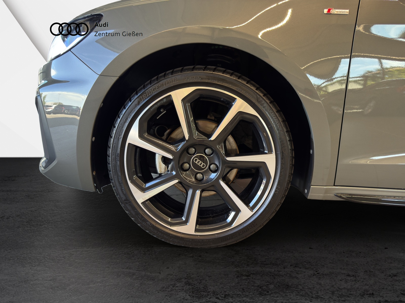 A1 Sportback 35 TFSI S-tronic S line smartphone interface