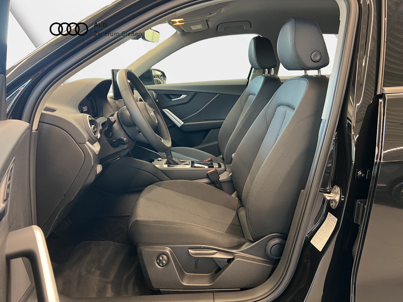 Q2 35 TFSI S tronic advanced MATRIX-LED Assist Parken smartphone interface