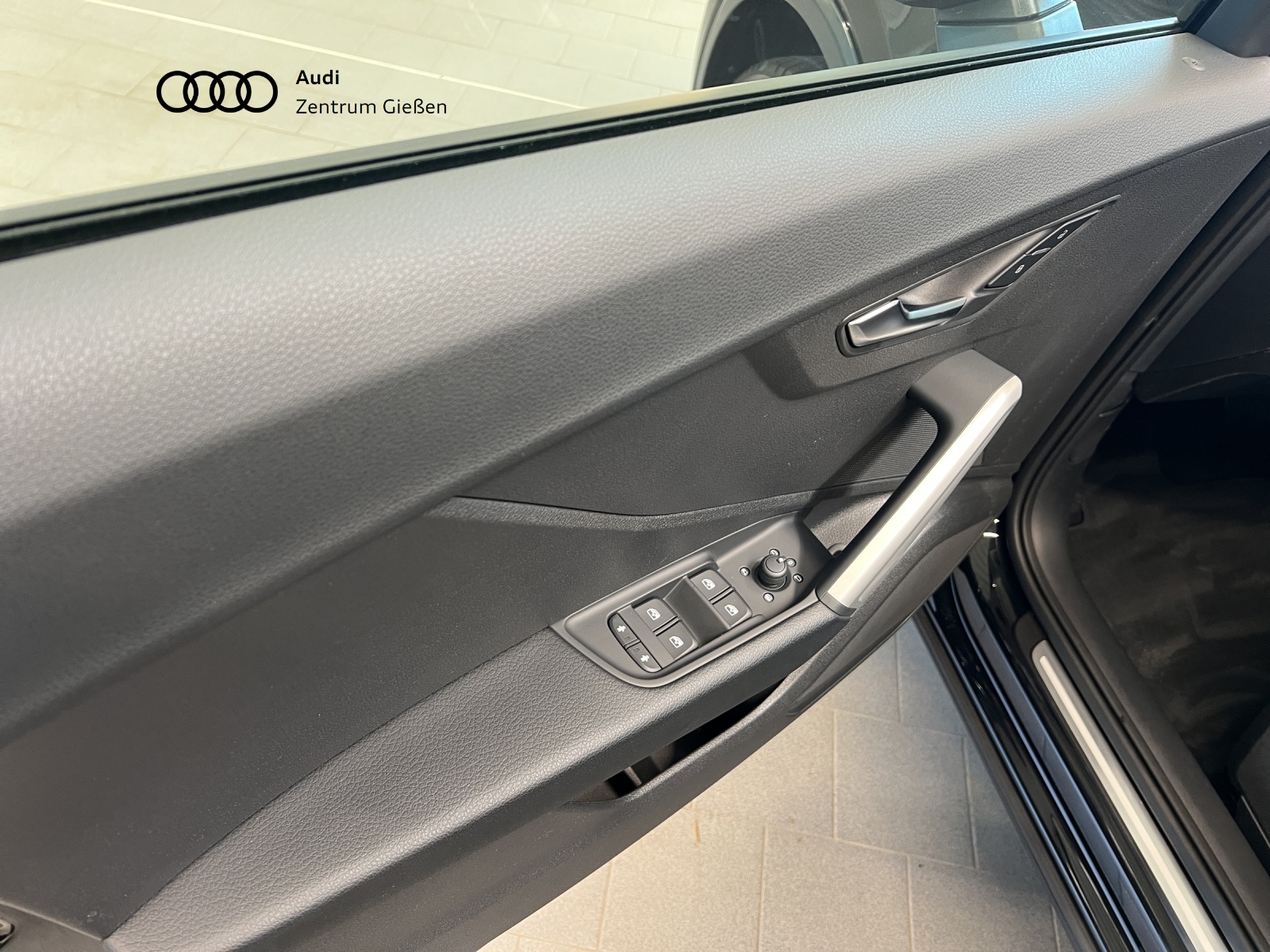 Q2 35 TFSI S tronic advanced MATRIX-LED Assist Parken smartphone interface