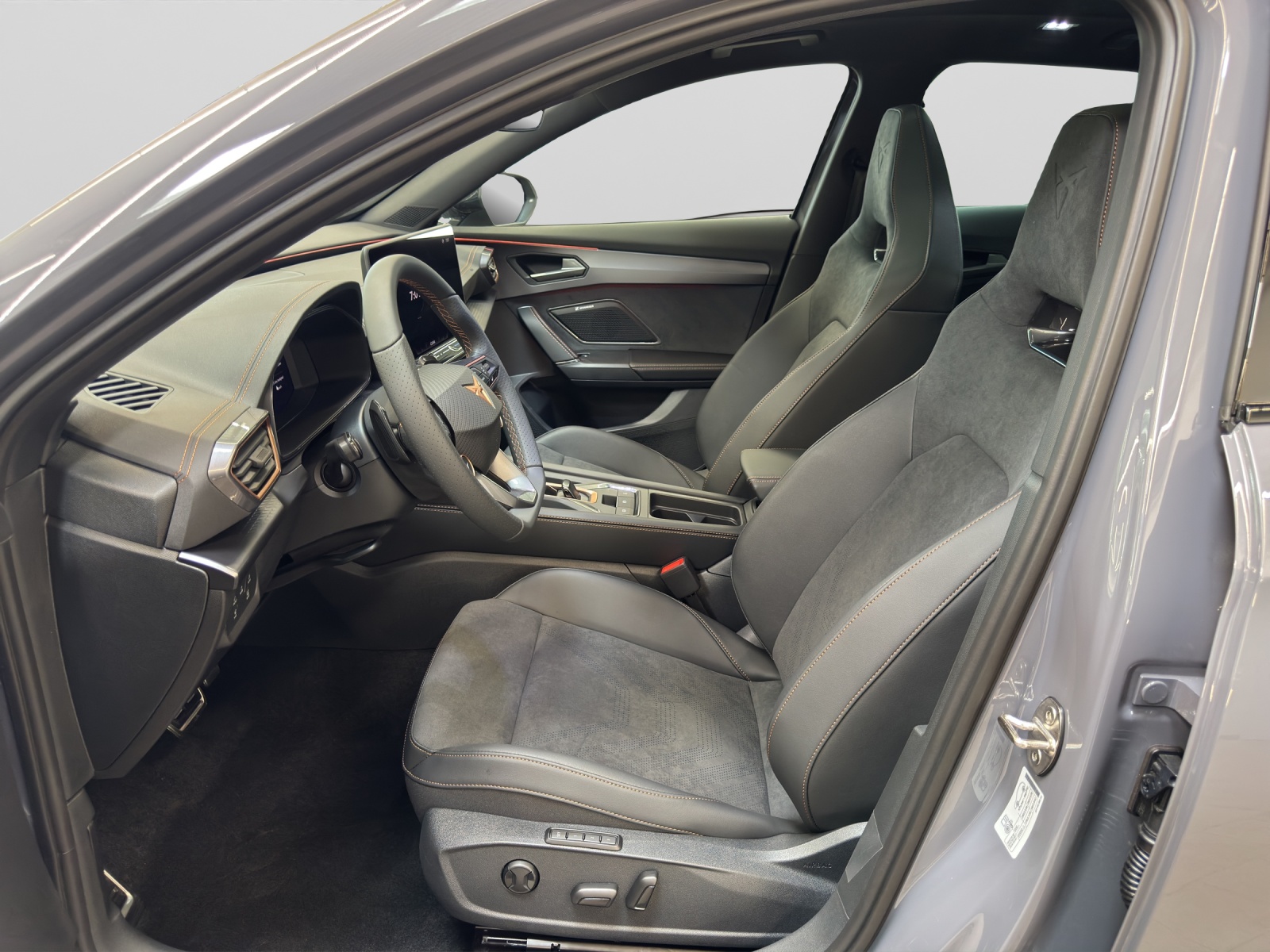 Formentor TSI DSG 4Drive VZ AHK Pano Sennheiser ACC DCC Kamera Navi