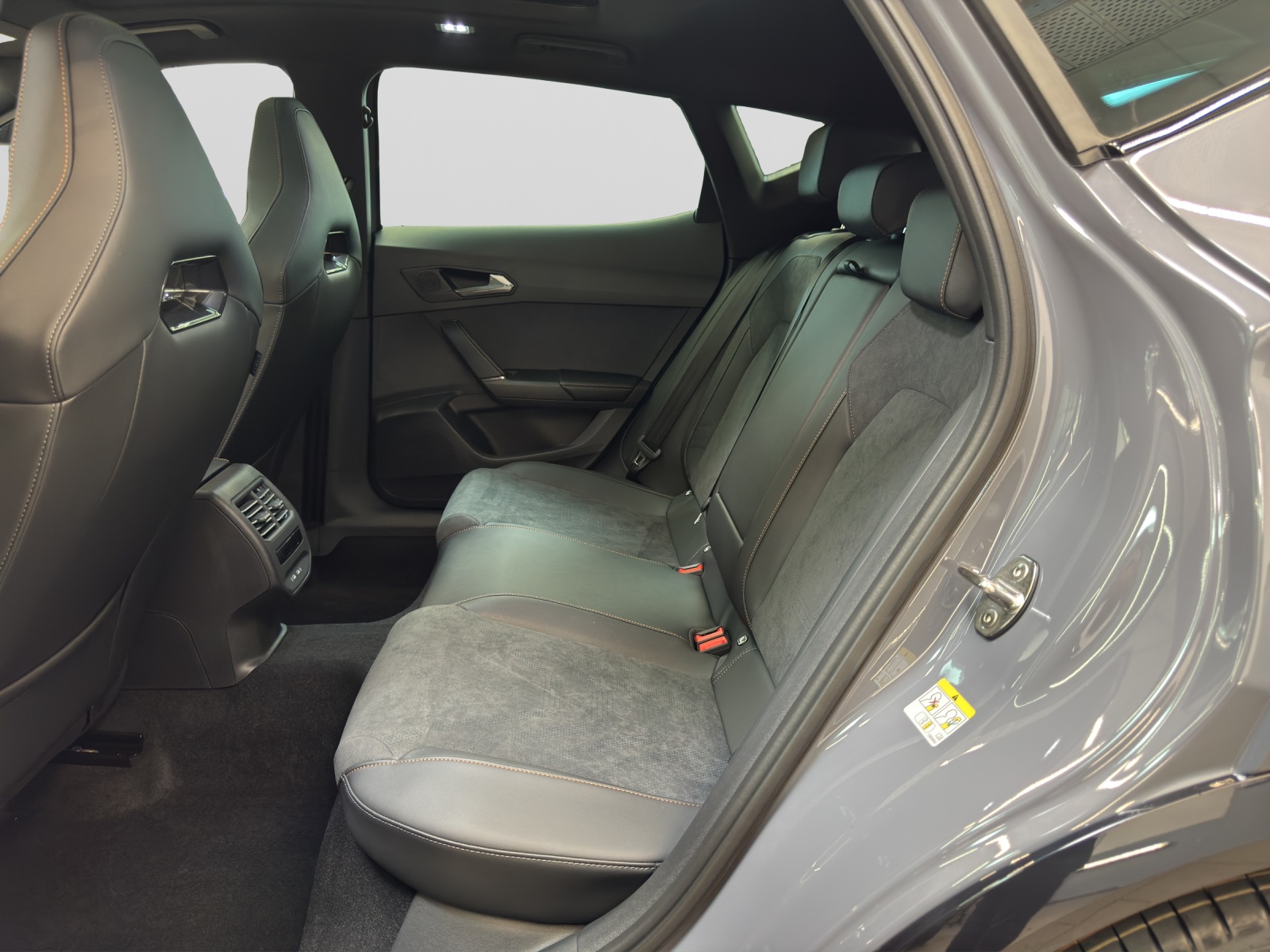 Formentor TSI DSG 4Drive VZ AHK Pano Sennheiser ACC DCC Kamera Navi