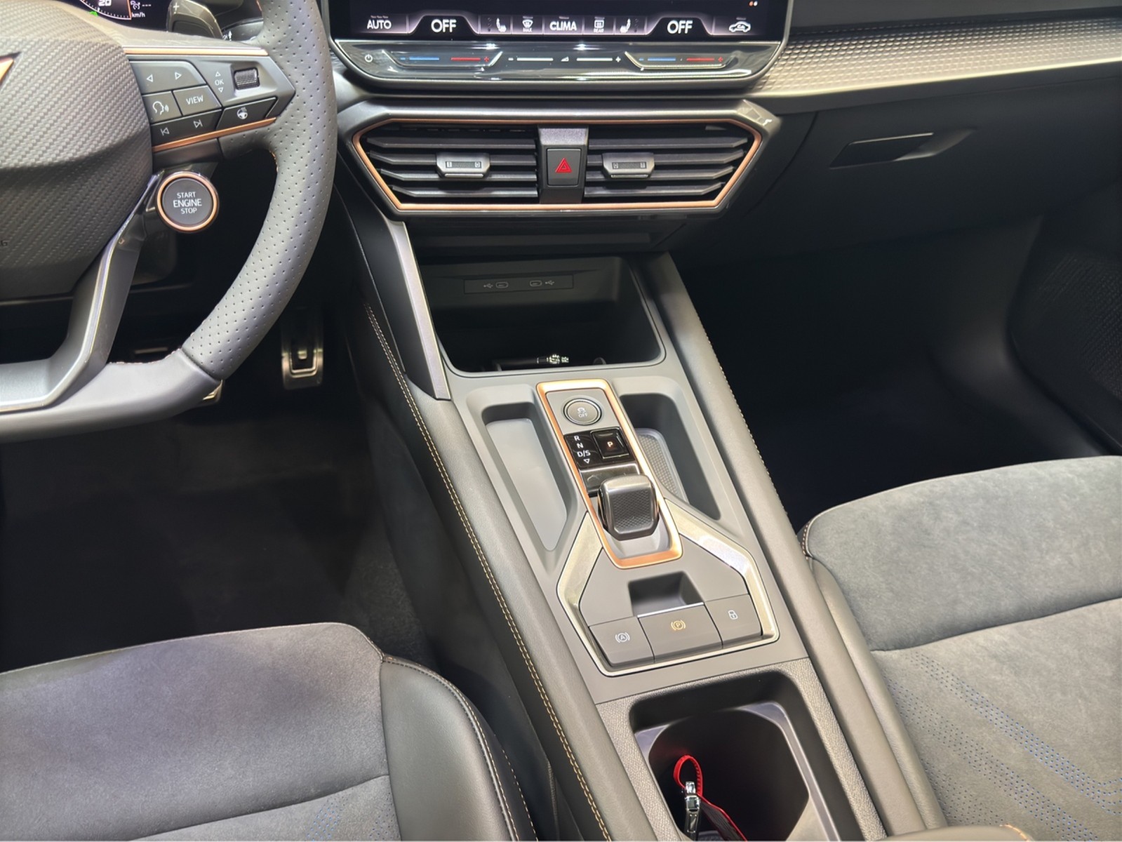 Formentor TSI DSG 4Drive VZ AHK Pano Sennheiser ACC DCC Kamera Navi
