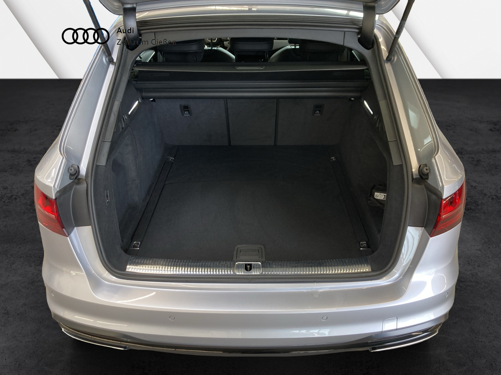 A4 Avant 35 TFSI advanced S line black AHK Assistenzpaket