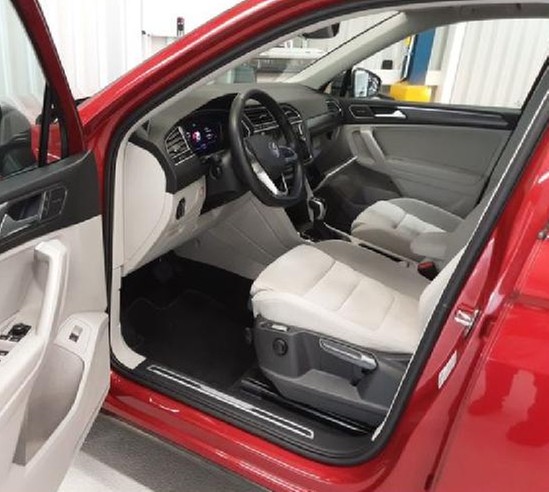 Tiguan Allspace 2.0 TDI DSG 4M Elegance 7.-Si. IQ-Light DCC Panodach Standheizung