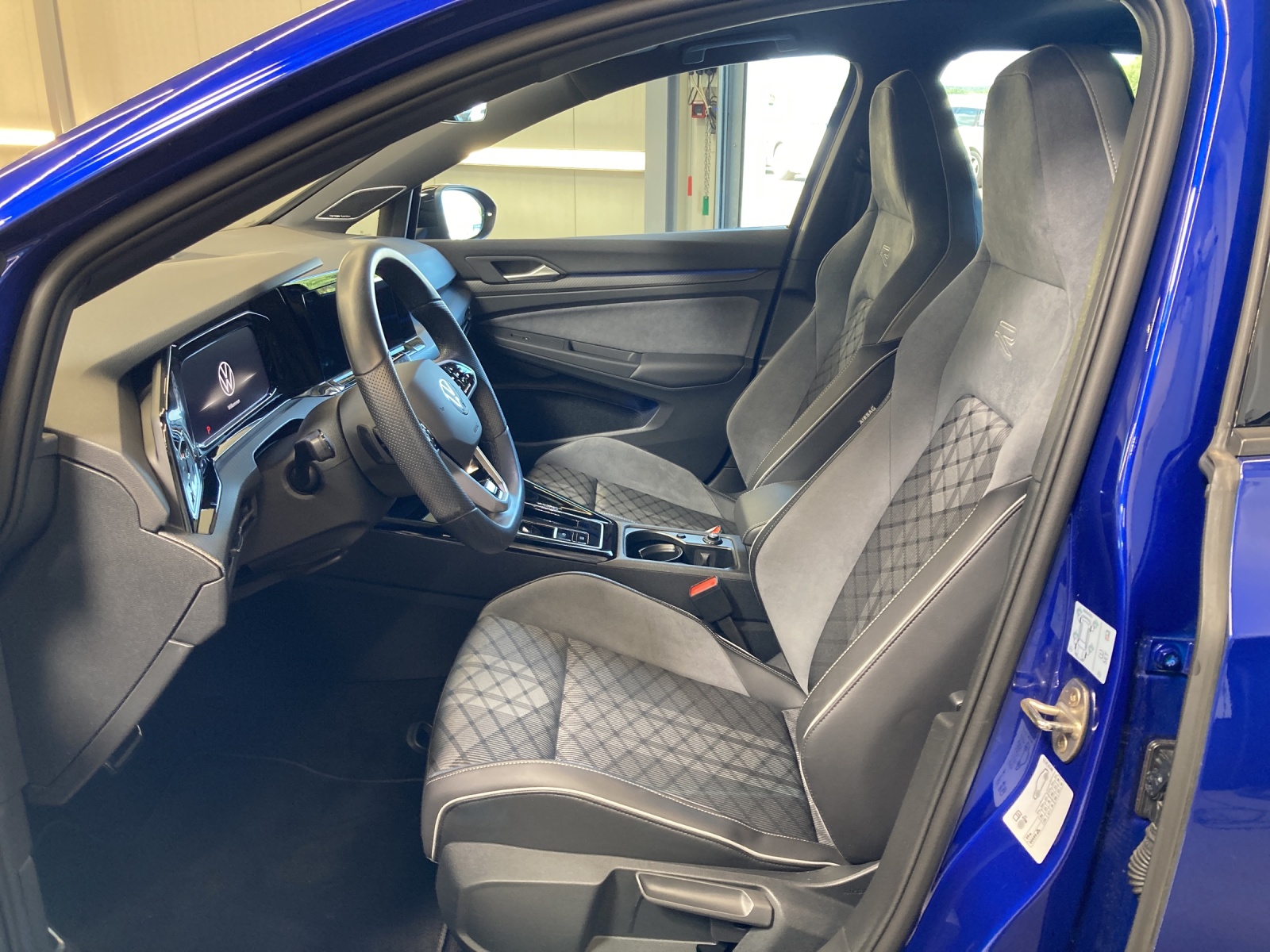 Golf VIII 1.5 eTSI DSG R-Line 