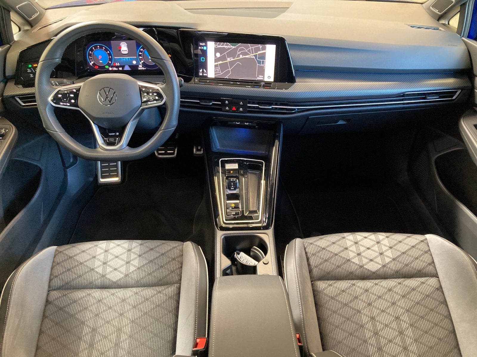 Golf VIII 1.5 eTSI DSG R-Line 