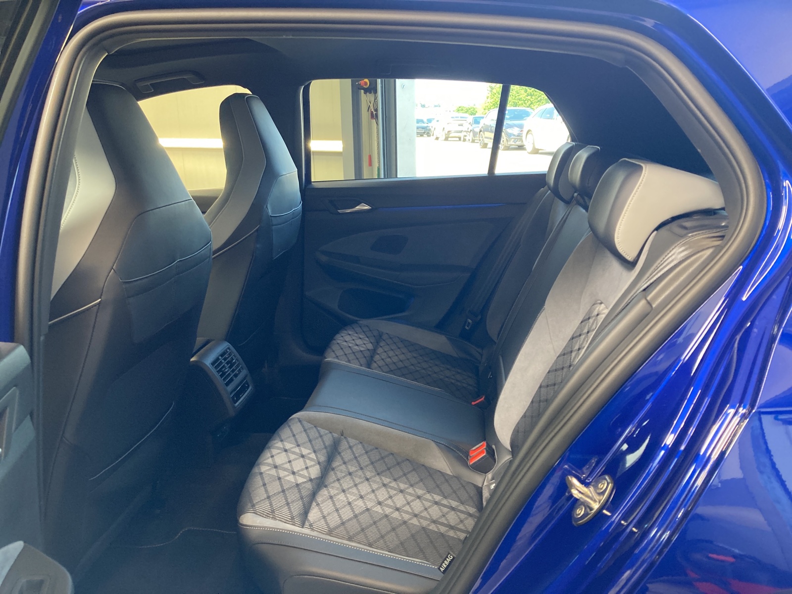 Golf VIII 1.5 eTSI DSG R-Line 