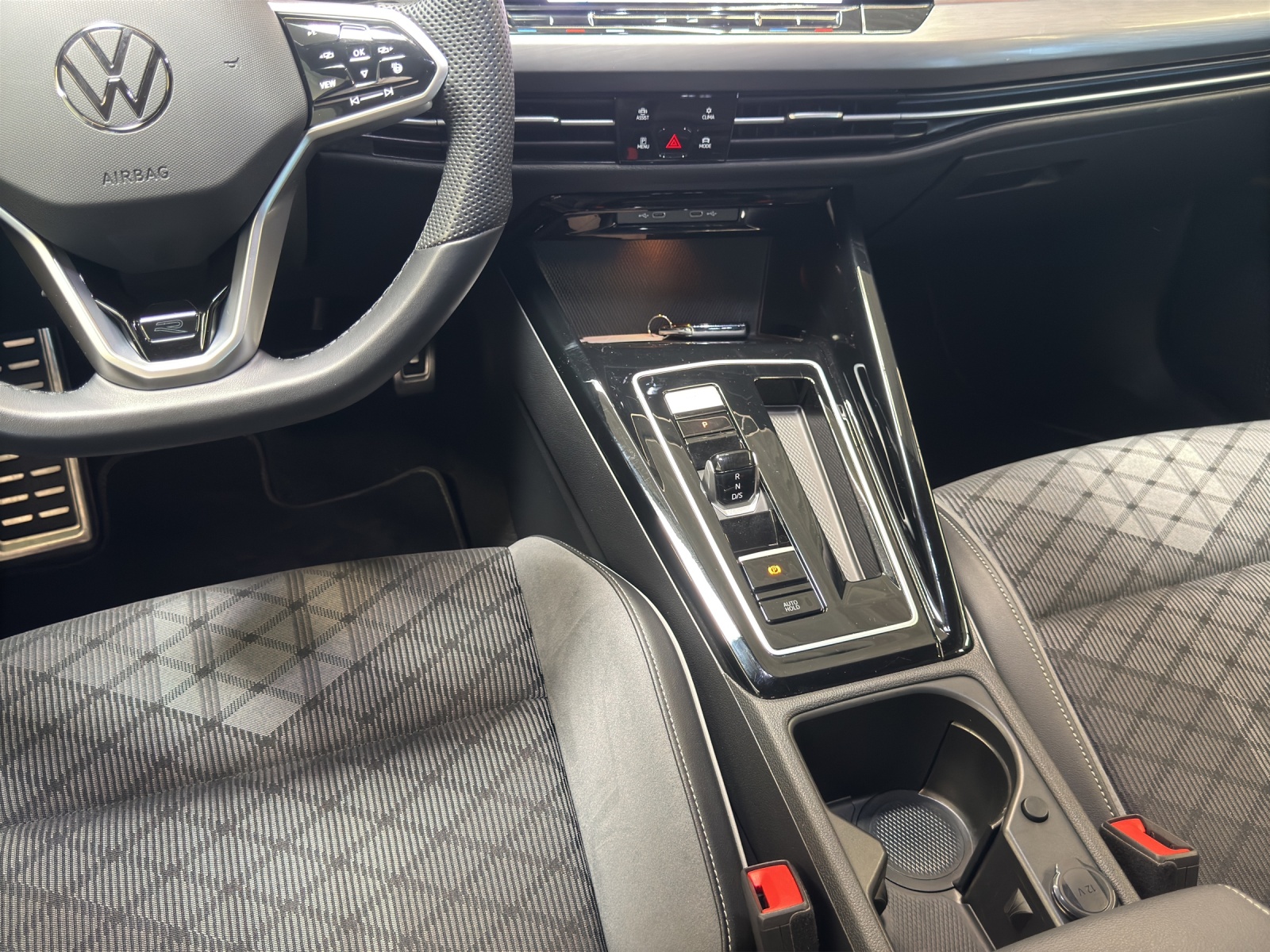 Golf 8 Variant eTSI DSG R-Line LED-Plus TravelAssist Navi Alu-18Zoll