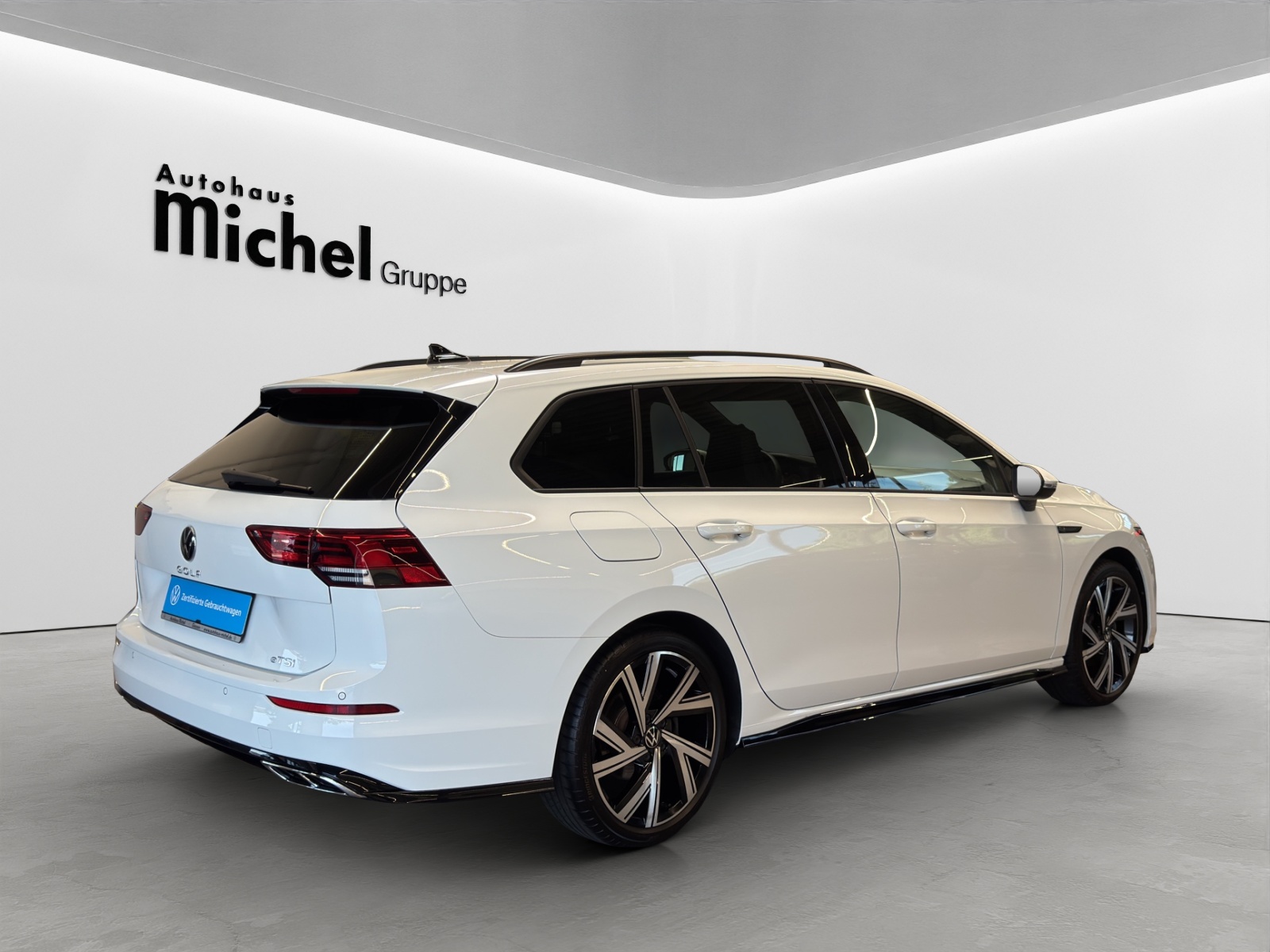 Golf 8 Variant eTSI DSG R-Line LED-Plus TravelAssist Navi Alu-18Zoll