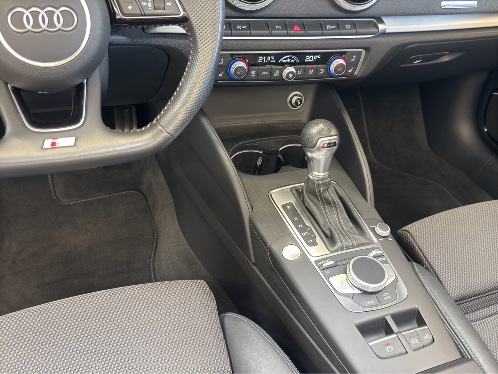 A3 Cabriolet 35 TFSI S line competition B&O LED Navi