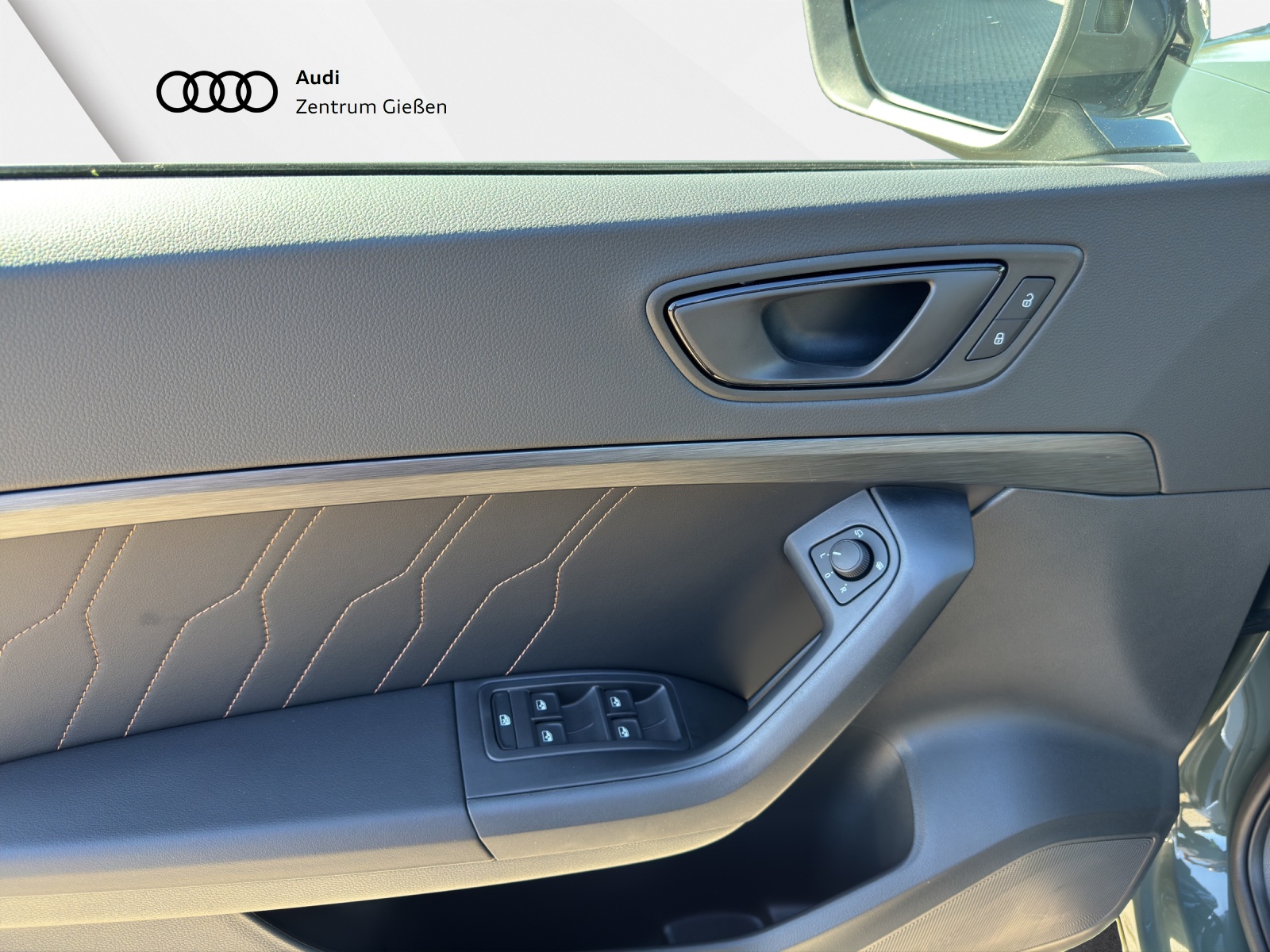 Ateca 1.5 TSI DSG Pano ACC AHK Kamera Navi Lenkradheizung